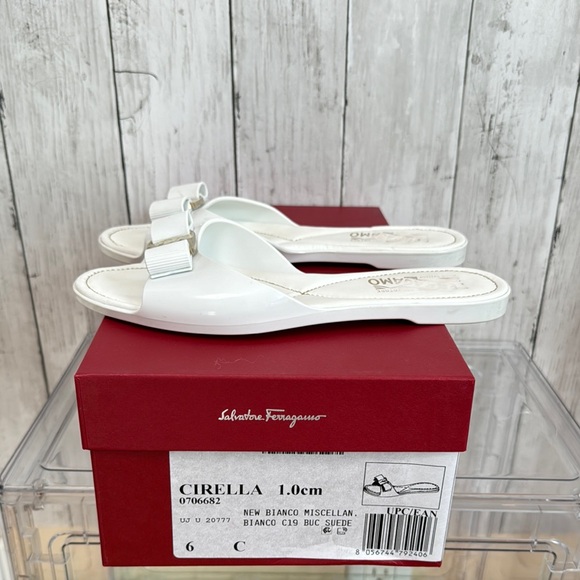 Salvatore Ferragamo slider sandal - Picture 1 of 10